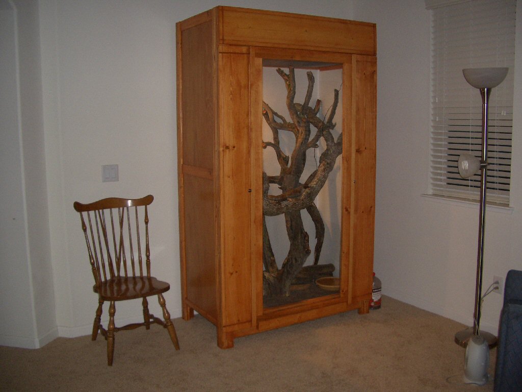 new enclosure for v. rudicollis