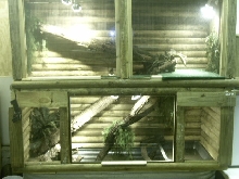 8' enclosure front close up.