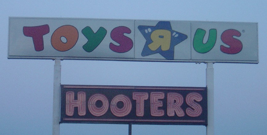 Toys R Us/Hooters