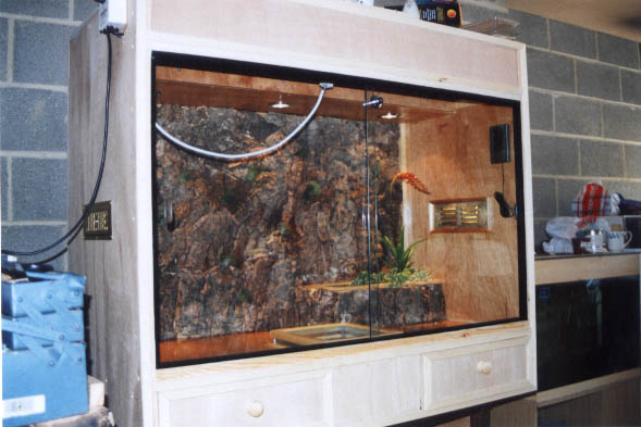 Display viv. under construction