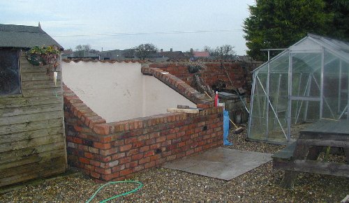 Outdoor snake pit