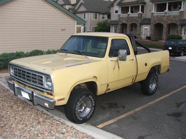 1975 Dodge Power Wagon