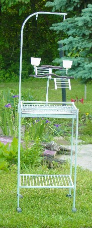 Metal playstand