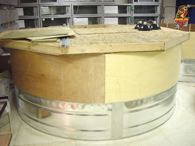 10 ft monitor cages