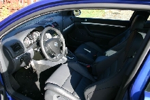 R32