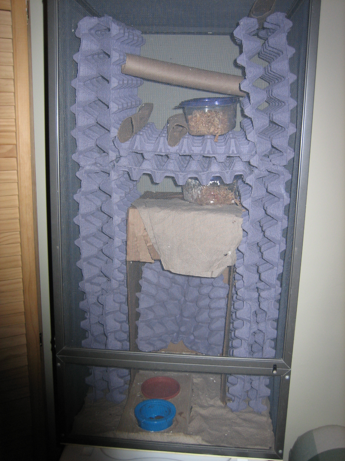 crested enclosure