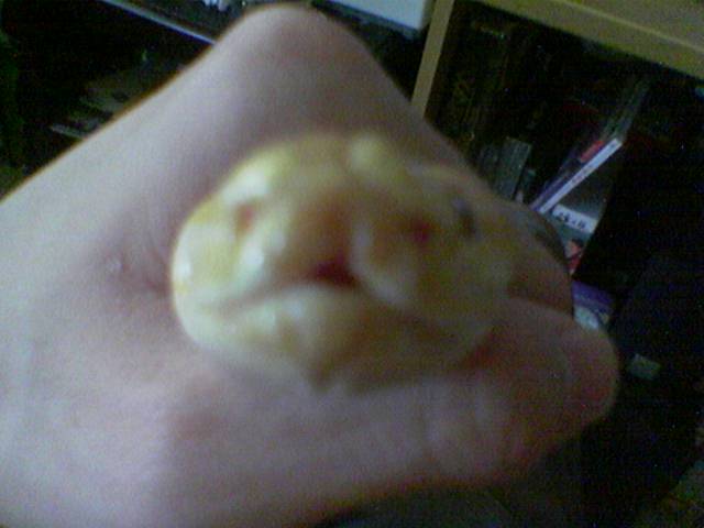 hi guys. any problem to his face pls let me know if you all guys know it th
