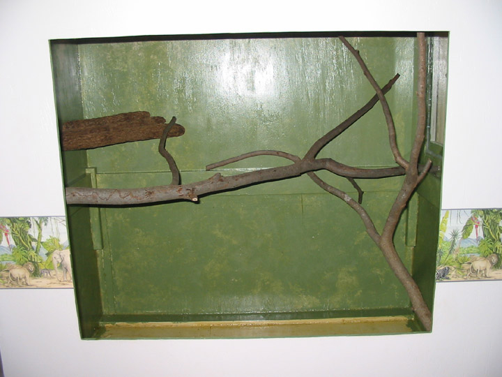 Front View of H2O Cage