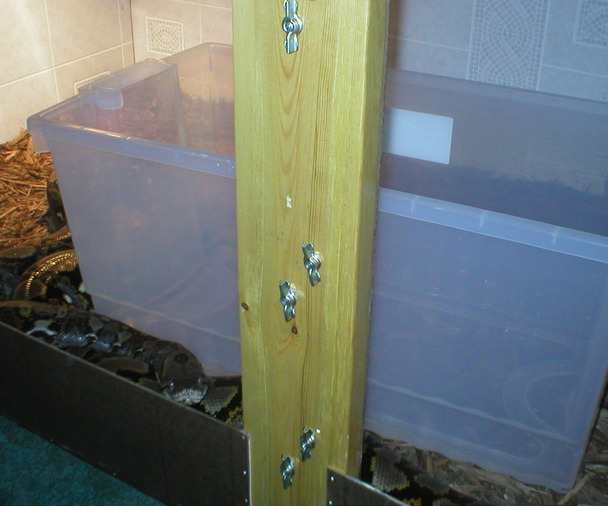 front hooks to hold plexi glass down