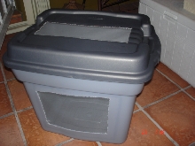 Rubbermaid Cricket Container