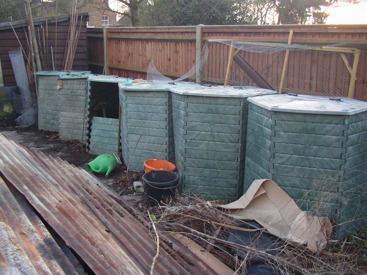 Chickencompostbins