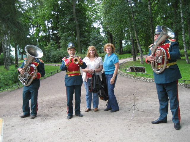 Greeting at Catherine Palace