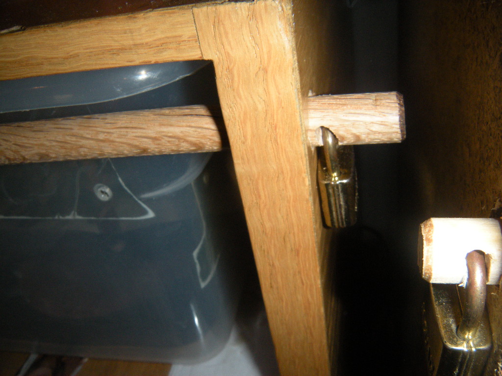 snake rack locks