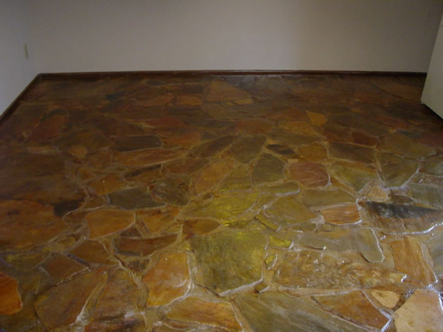 custom floor for iguana cage
