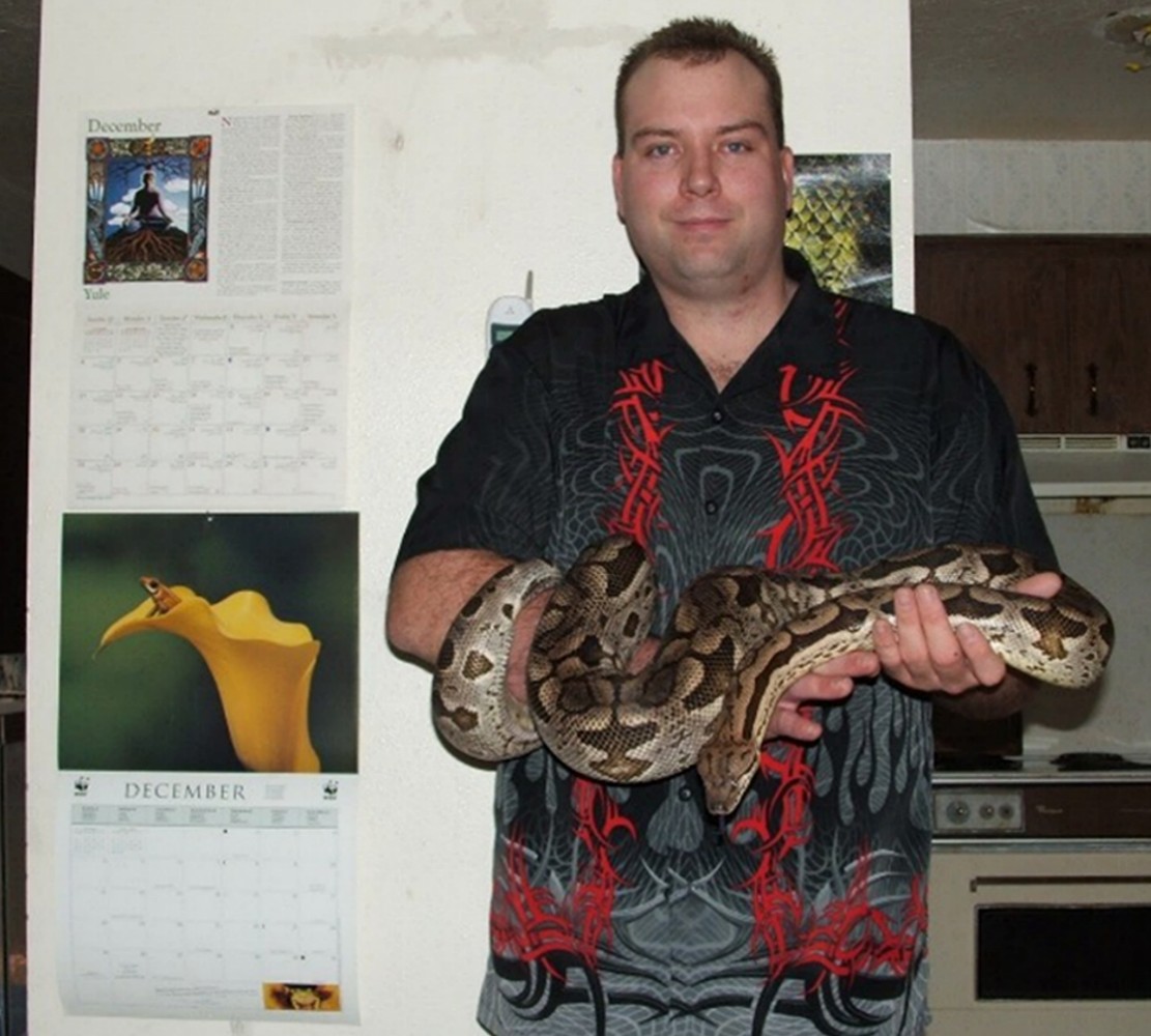 pic of me and my Dumerils male